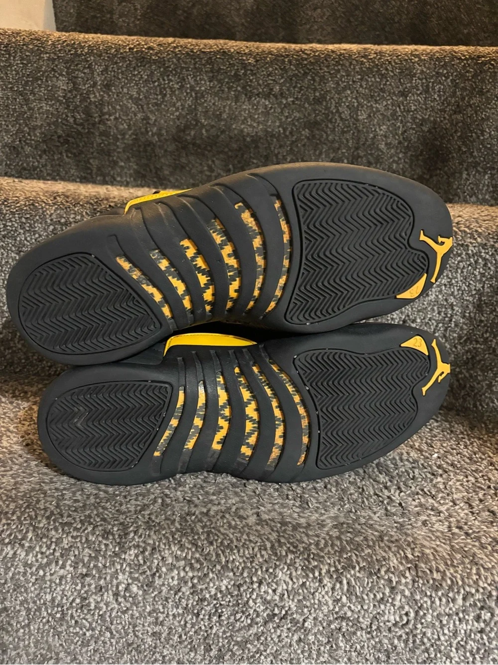 Jordan 12 Retro Mid Black Taxi Size 12 OG Rare authentic